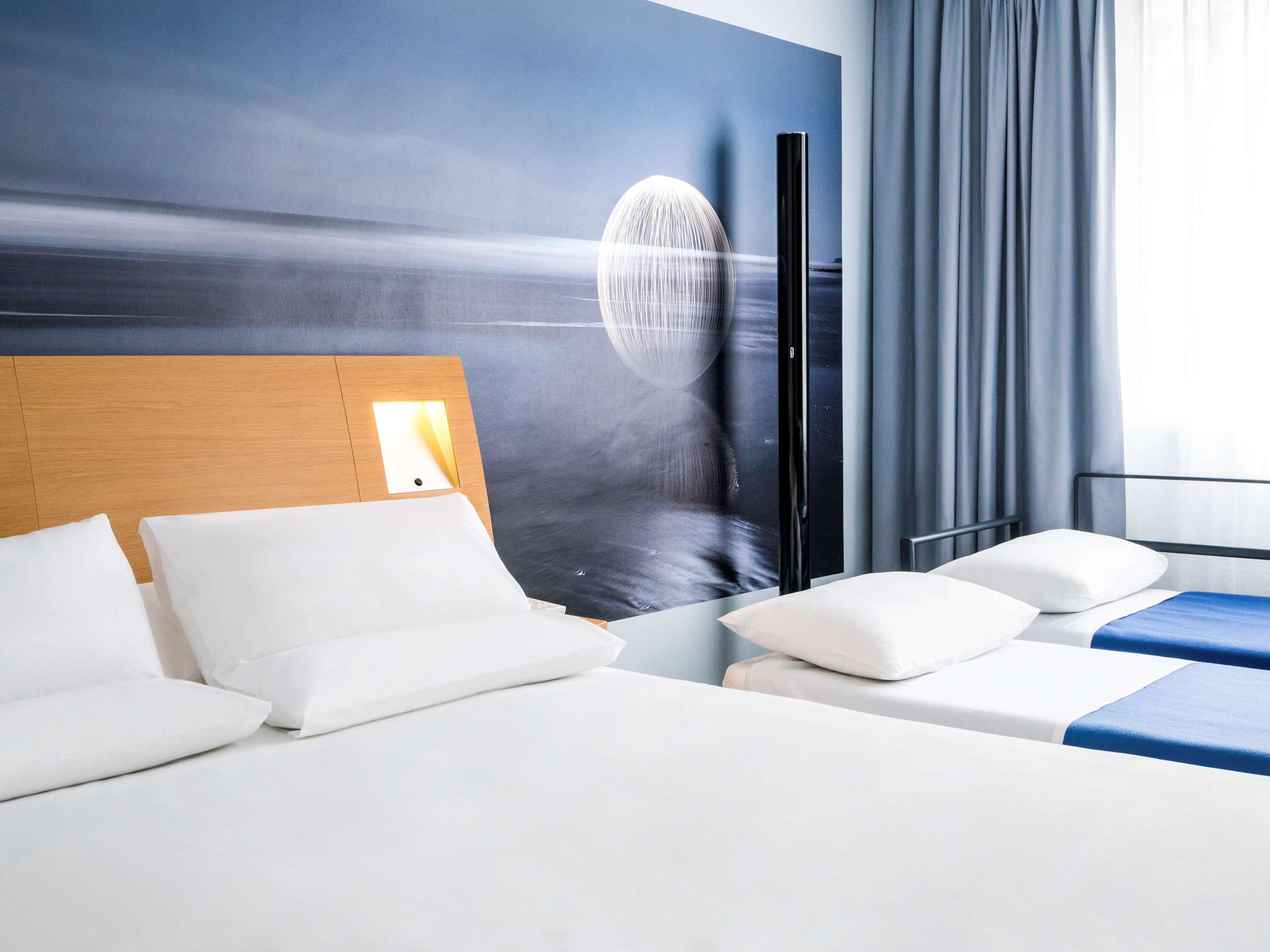 Novotel Сакле Екстериор снимка