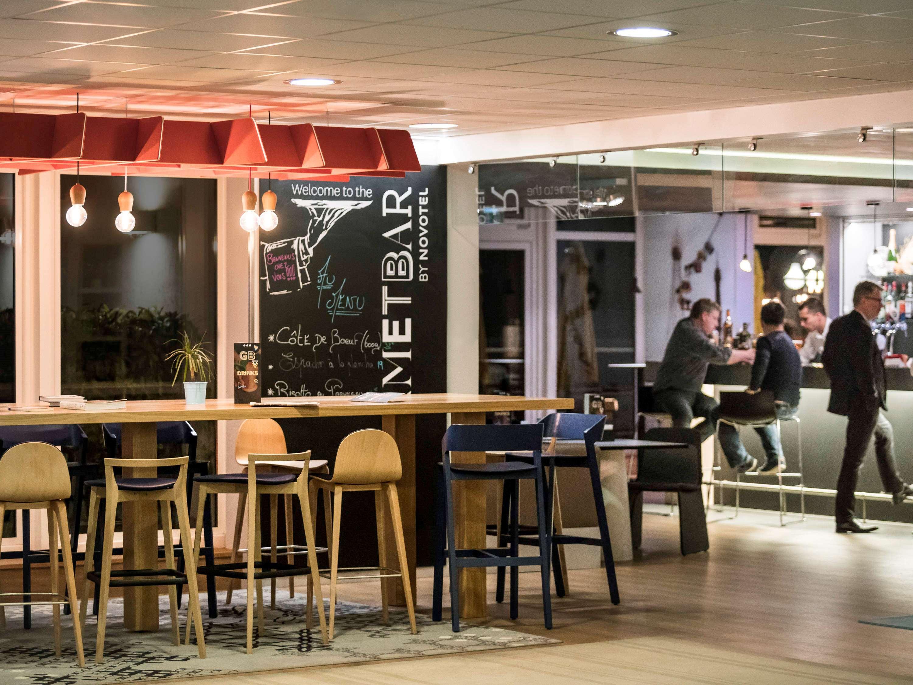 Novotel Сакле Екстериор снимка