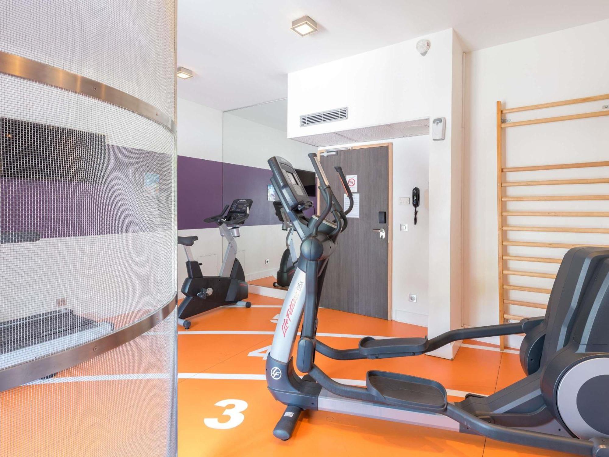 Novotel Сакле Екстериор снимка